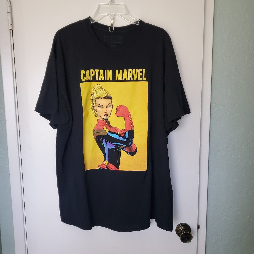 Black Captain Marvel The Rivetor Carol Danvers Men's T-Shirt Size 2XL Preowned
